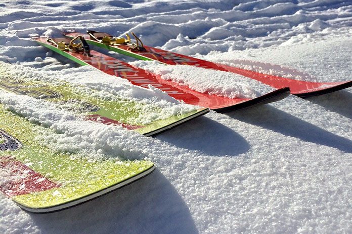 Rodzinne wyjazdy narciarskie – organizować samodzielnie czy wybrać wyjazd w biurem