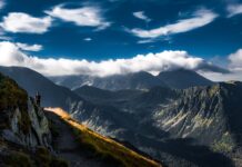 Ile kilometrów jest z Zakopanego do Skalnego Miasta? Ile kilometrów jest z Zakopanego do Skalnego Miasta?