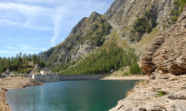 O której 18 latek powinien wracać do domu?