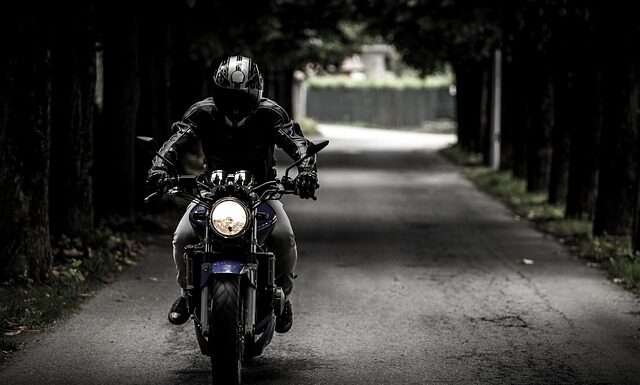 Czy można jeździć w dzień na światłach pozycyjnych?