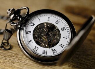 Czym lepiej płacić w Pradze?