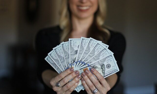 Ile zarabia się w Danii?