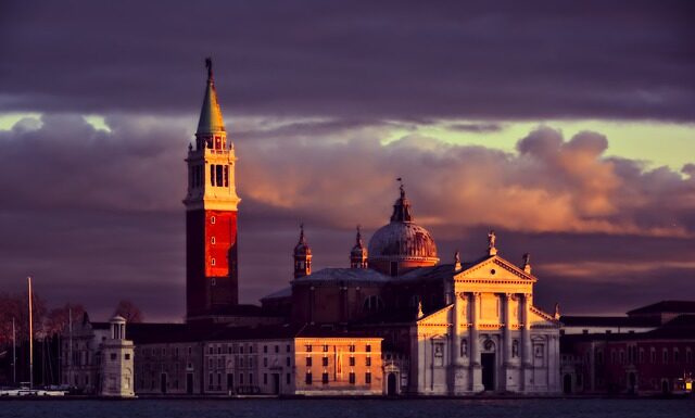 Ile się płynie z Wenecji na Lido? Ile się płynie z Wenecji na Lido?