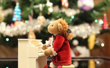 Czy stanik piszczy na bramkach na lotnisku?