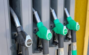 Ile kosztuje litr benzyny w Dubaju?