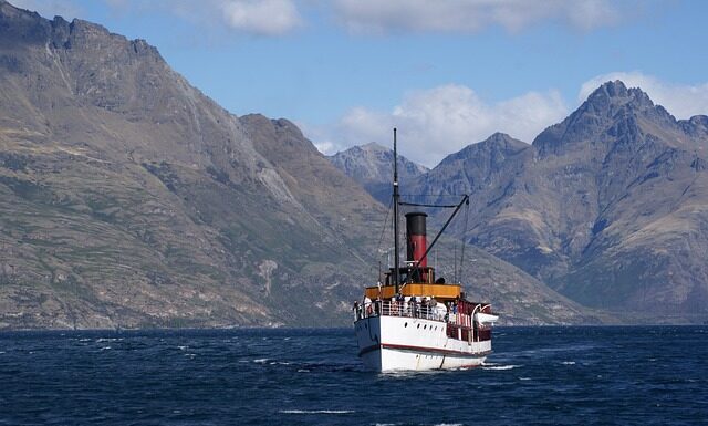 Ile zarabia się w Biedronce?
