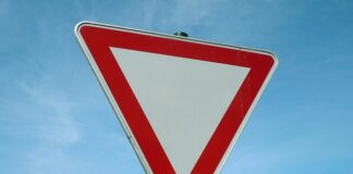 Kto ma pierwszeństwo na pasach we Włoszech?