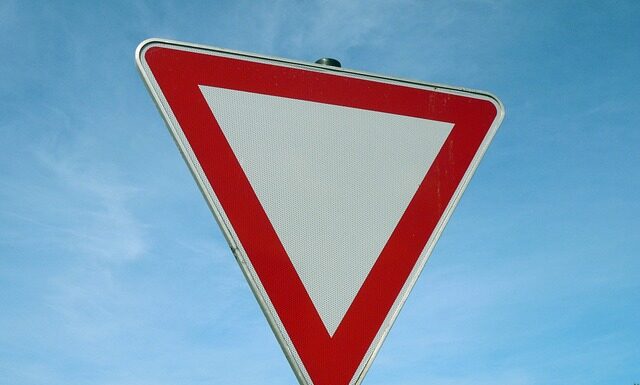 Kto ma pierwszeństwo na pasach we Włoszech?