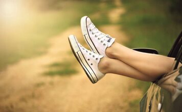 Ile się jedzie samochodem do Czech?