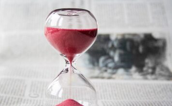 Do której godziny 17 latek może być na dworze? Do której godziny 17 latek może być na dworze?